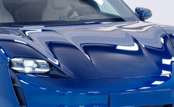 La película azul desplazable del abrigo del coche de Chrome guarda la pintura lejos de rasguños y del desgaste