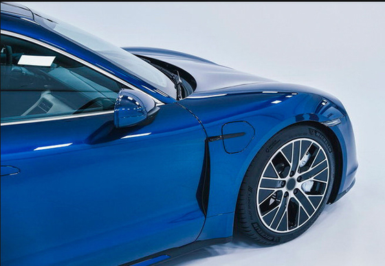 La película azul desplazable del abrigo del coche de Chrome guarda la pintura lejos de rasguños y del desgaste
