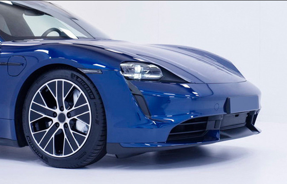 La película azul desplazable del abrigo del coche de Chrome guarda la pintura lejos de rasguños y del desgaste