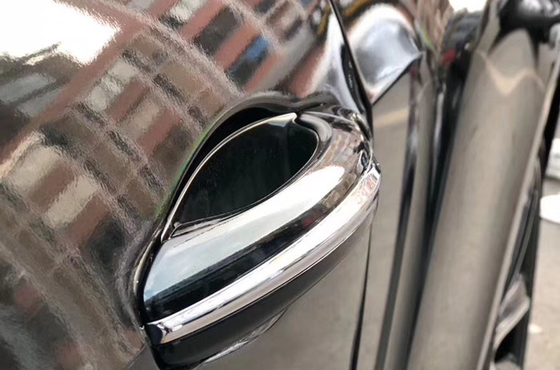 El alto abrigo verde oscuro del vinilo del coche del lustre con el PE cubrió el trazador de líneas de papel