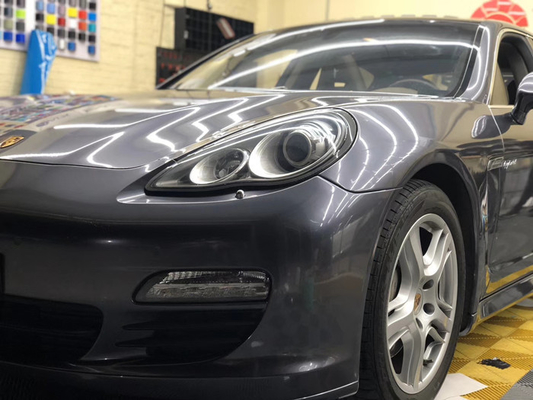 Alto lustre Gray Vinyl Wrap Wrinkles Elimination oscuro 140gsm del coche