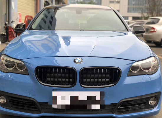 Alto vehículo superficial liso del abrigo del coche del lustre que envuelve a Abu Dhabi Blue