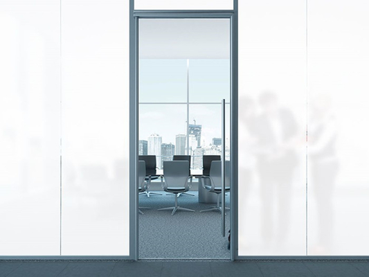Película de vidrio de la ventana decorativa blanca de Matte Frosted 0.8m m para la aislamiento